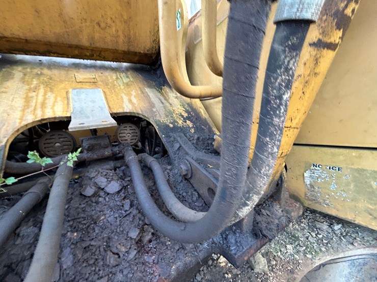 caterpillar-325l-image-35