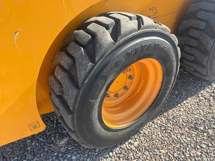 2015-mustang-1900-skid-steer-image-24