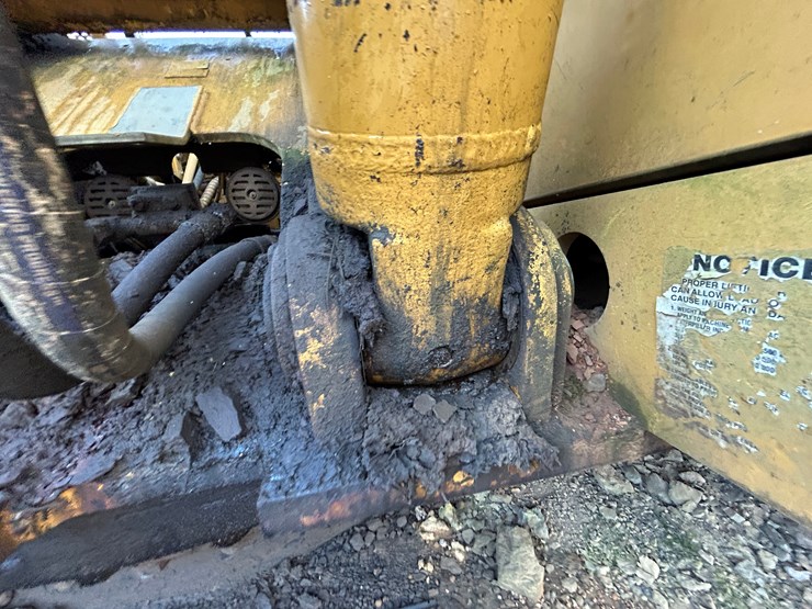 caterpillar-325l-image-36