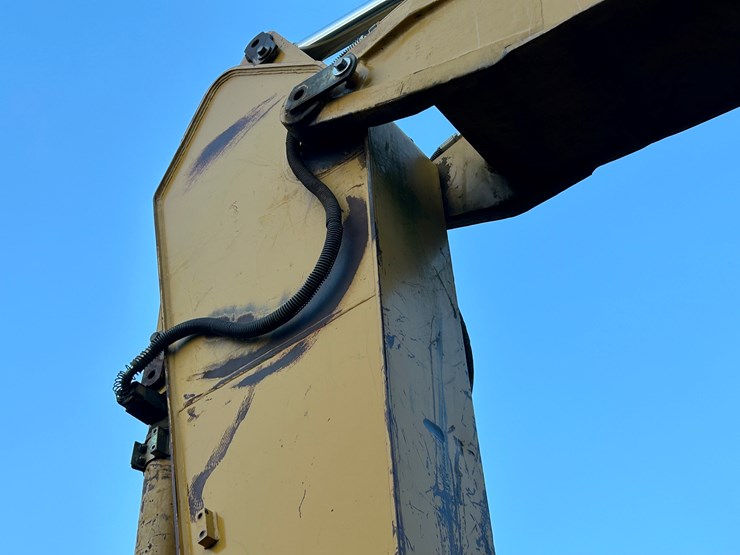 caterpillar-325l-image-44