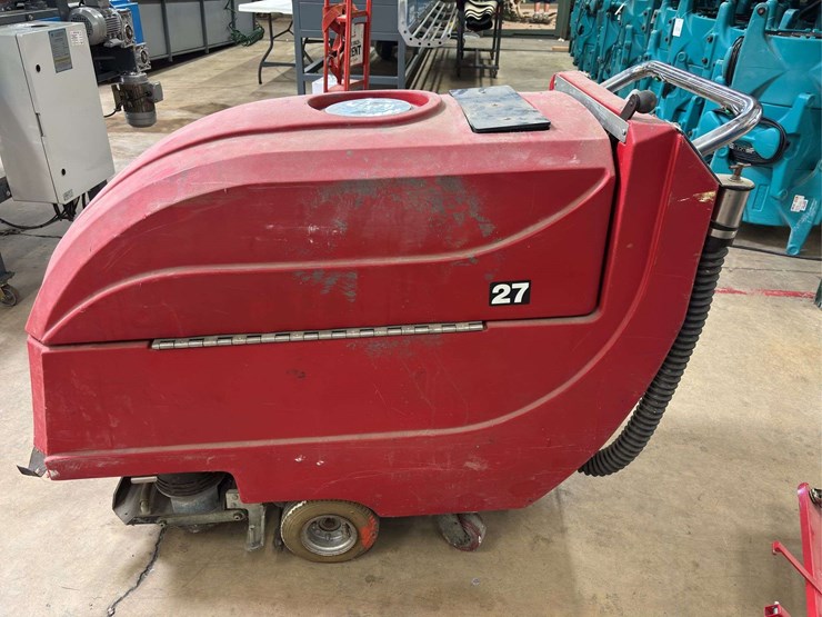 factory-cat-walk-behind-floor-scrubber-image-7