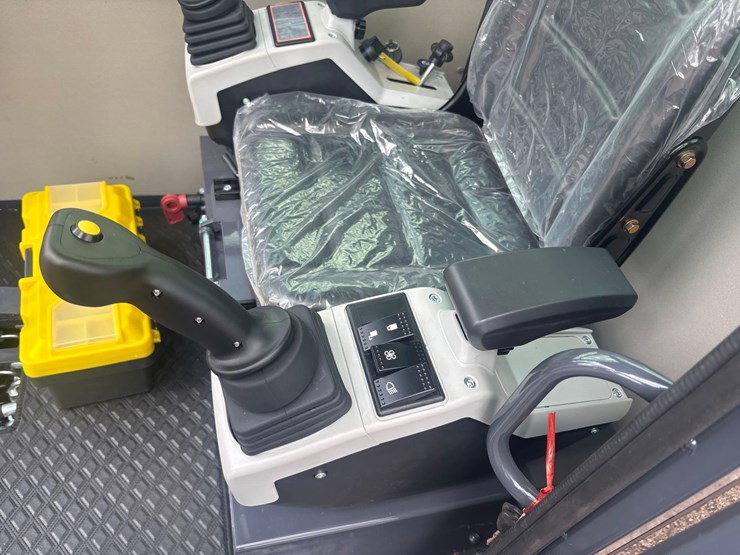 unused-2025-cfg-my50r-mini-excavator-image-13