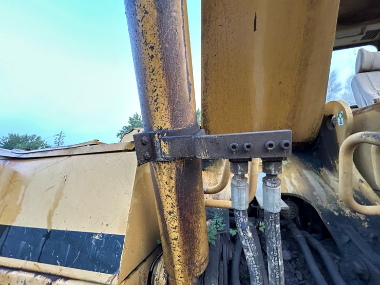 caterpillar-325l-image-38