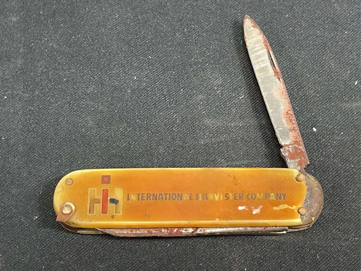 (4)-ih-pocket-knives-image-5