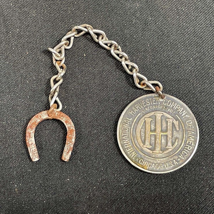 IHC Good Luck Charm + Horseshoe