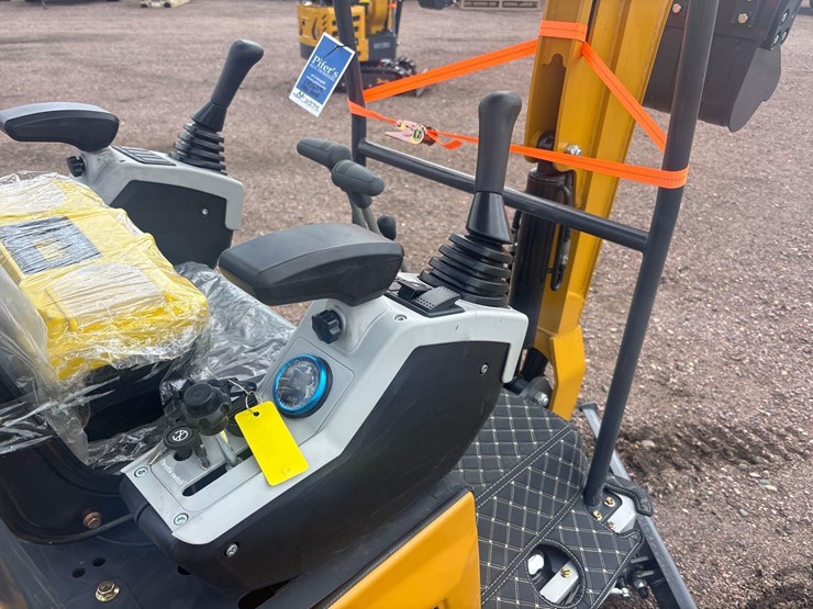 unused-2025-cfg-xz20r-mini-excavator-image-12