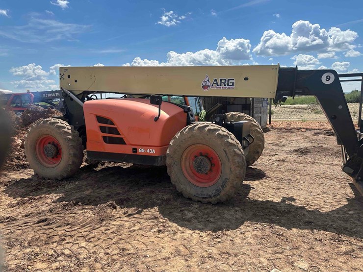 2013-jlg-telehandler-image-9
