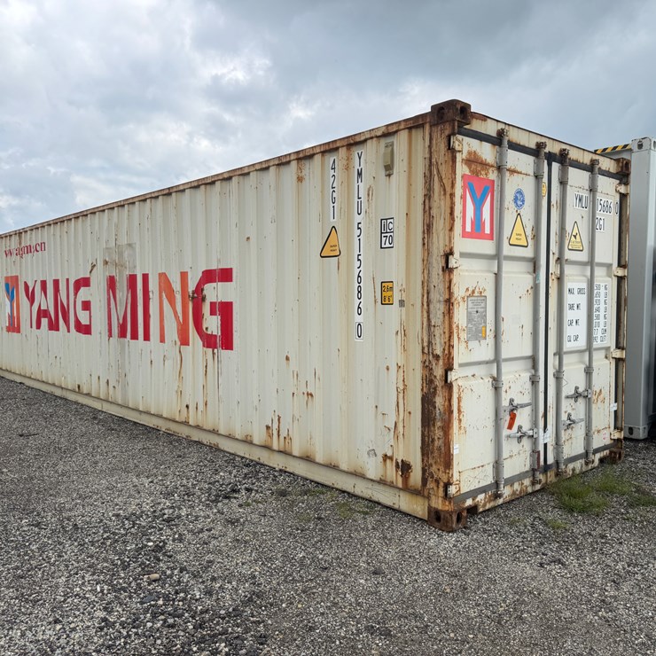 #4424 • 40' Standard Height Shipping Container