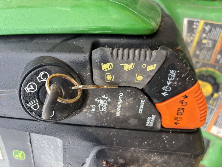 john-deere-x300-image-60