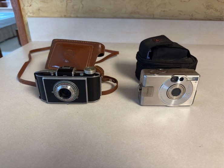 kodak-flash-bantam-and-canon-power-shot-s330-image-1