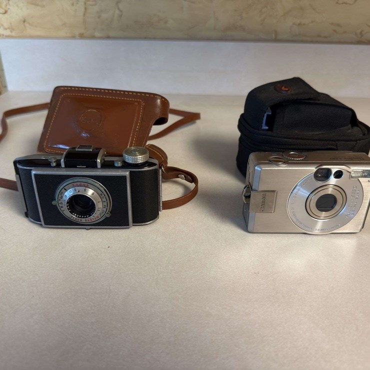 Kodak Flash Bantam and Canon Power Shot S330