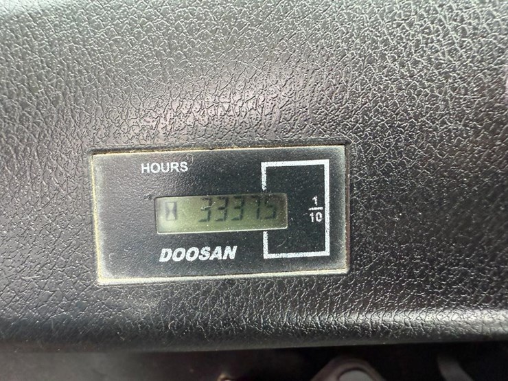 2017-doosan-dl220-5-image-60