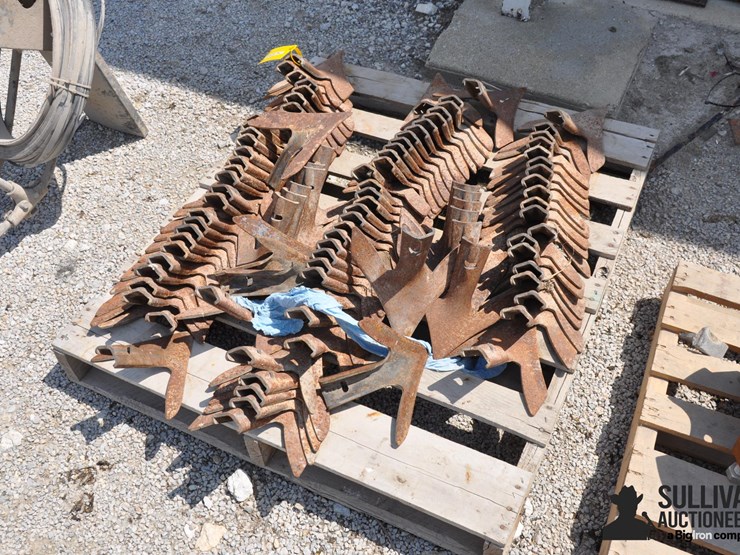 pallet-of-75-cultivator-shovels-image-3