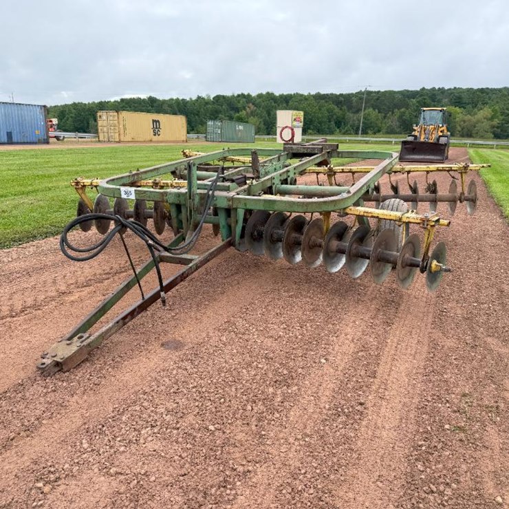 JOHN DEERE 210