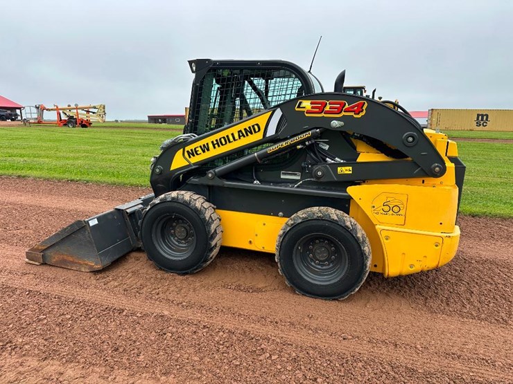 2021-new-holland-l334-image-6