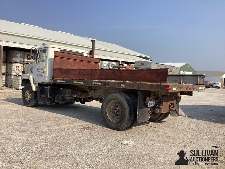 1980-international-2275-s/a-flatbed-truck-image-7