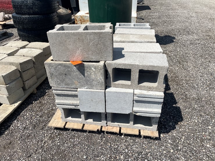#6339-•-approx.-(30)-cinder-blocks-image-2
