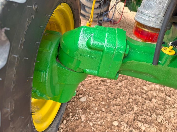 2020-john-deere-3033r-image-35