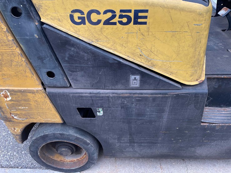 #1365-•-daewoo-5000-lb.-capacity-forklift-(o2)-image-17