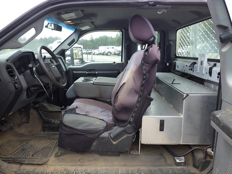 2013-ford-f550-image-18