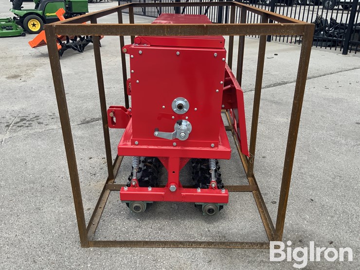 2025-agt-stsd10-3-pt/skid-steer-no-till-drill-image-4