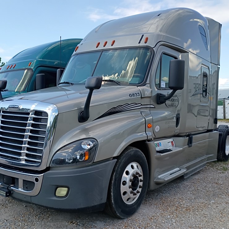 2017 FREIGHTLINER CASCADIA 125