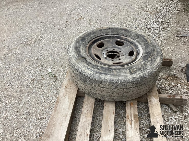 275/70r18-tire-&-rim-image-9