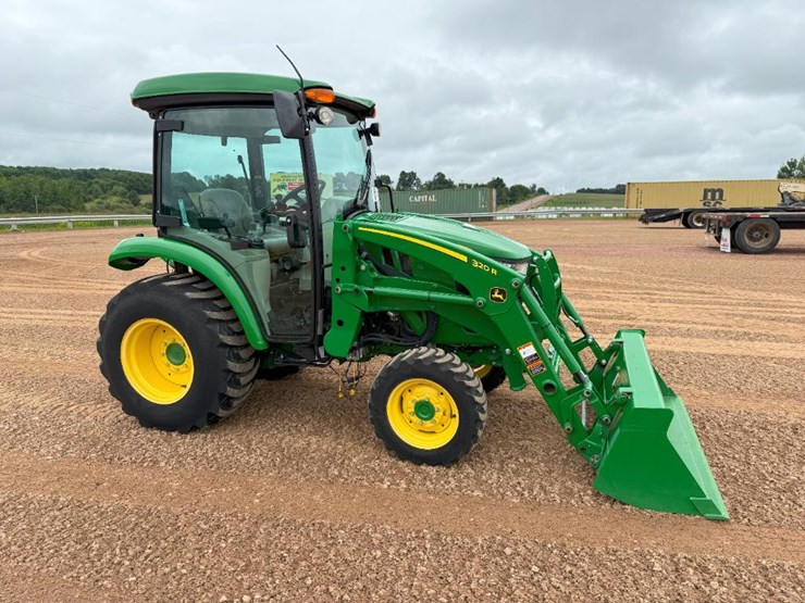 2020-john-deere-3033r-image-3
