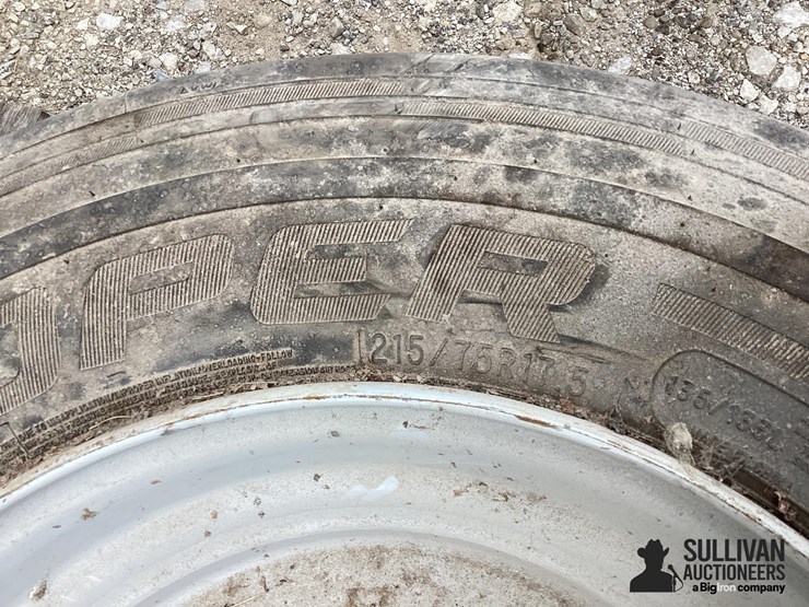 215/75r17.5-tire-&-rim-image-11
