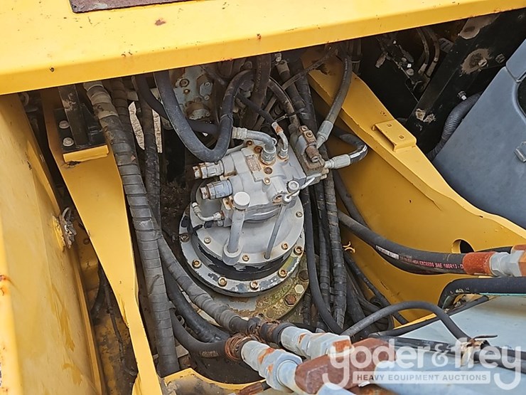 2011-deere-250g-lc-image-41
