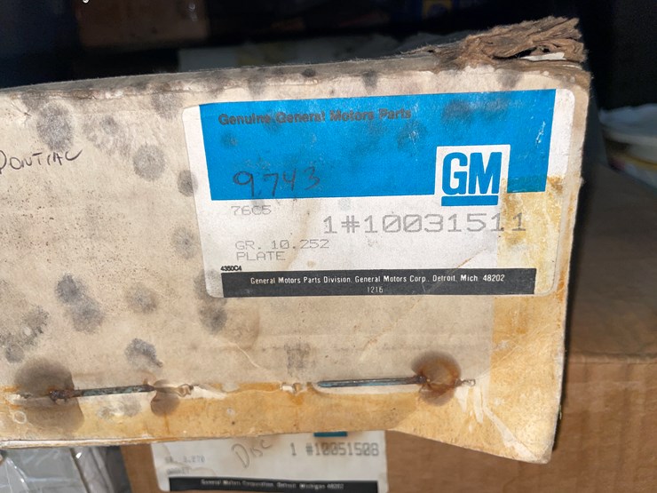 #2099-•-new-nos-and-used-dealership-car-parts-(pr8)-image-34