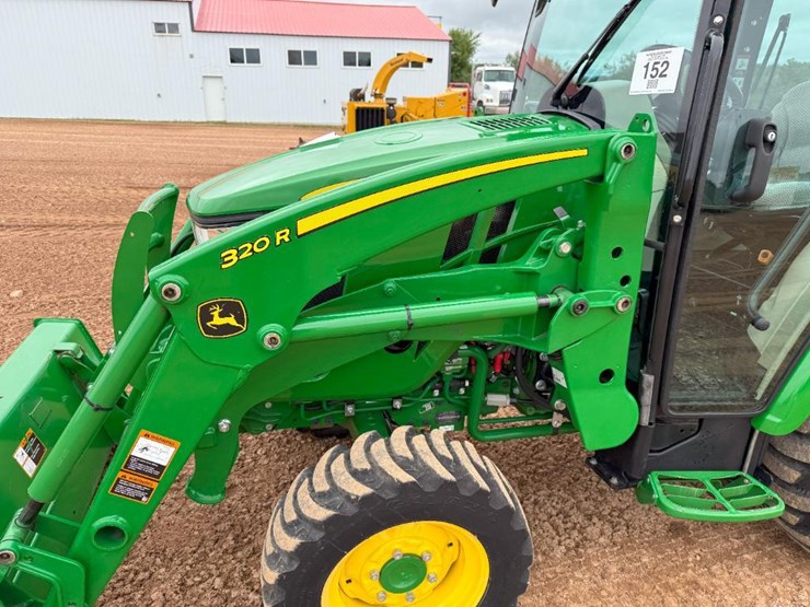 2020-john-deere-3033r-image-16