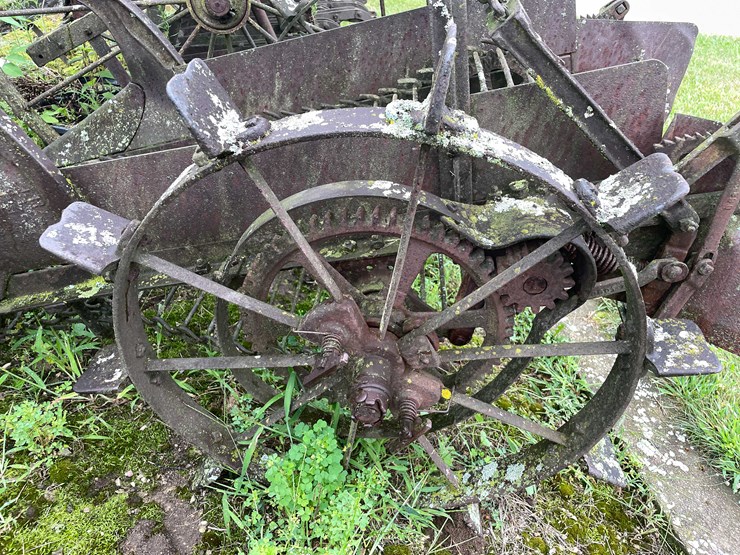 #7495-•-antique-horse-drawn-potato-digger-image-7