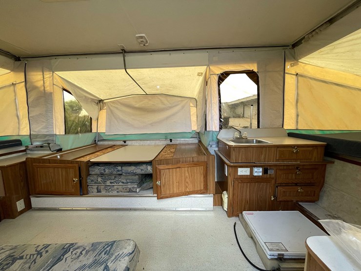 #1357-•-1999-camplite-pop-up-camper-(no-title)-(of)-image-17