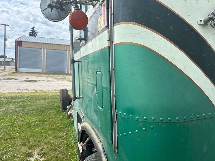white-freightliner-cabover-semi-image-56