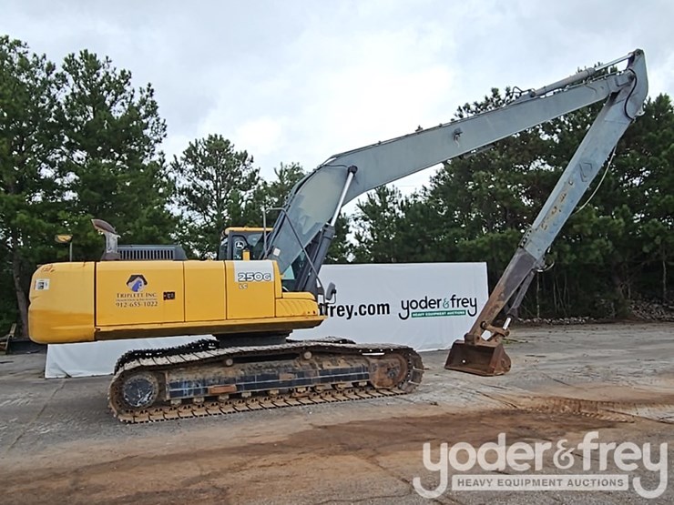 2011-deere-250g-lc-image-6