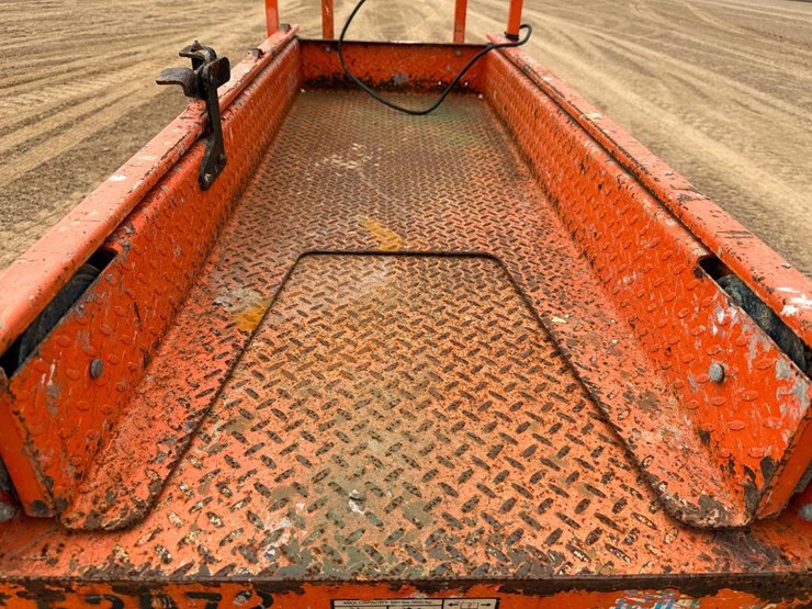 2017-jlg-1932r-image-22