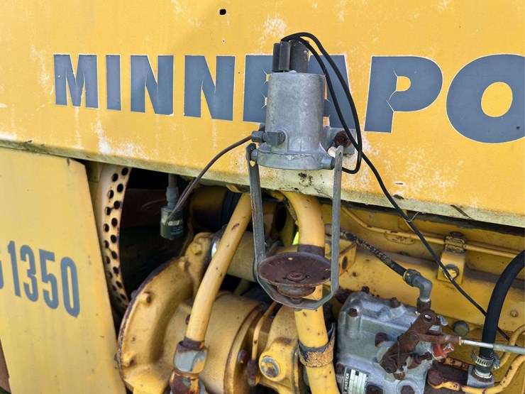minneapolis-moline-g1350-image-77