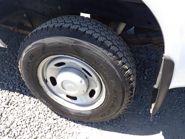 2010-ford-f250-image-27