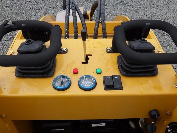 2025-sdlanch-sdll30-skid-steer-tracked-loader-image-11