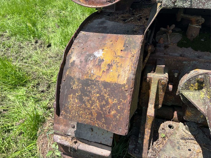 caterpillar-thirty-image-30