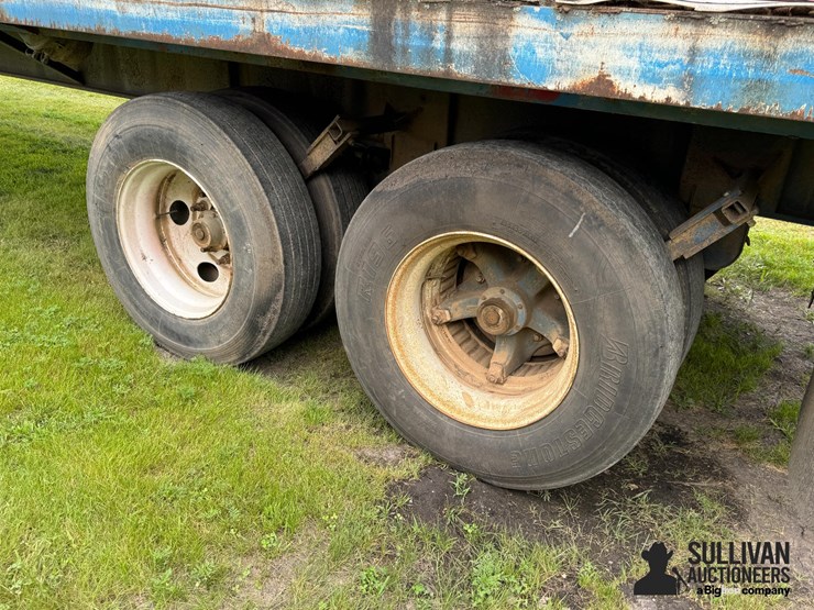 1982-monn-t/a-side-dump-sugar-beet-trailer-image-13
