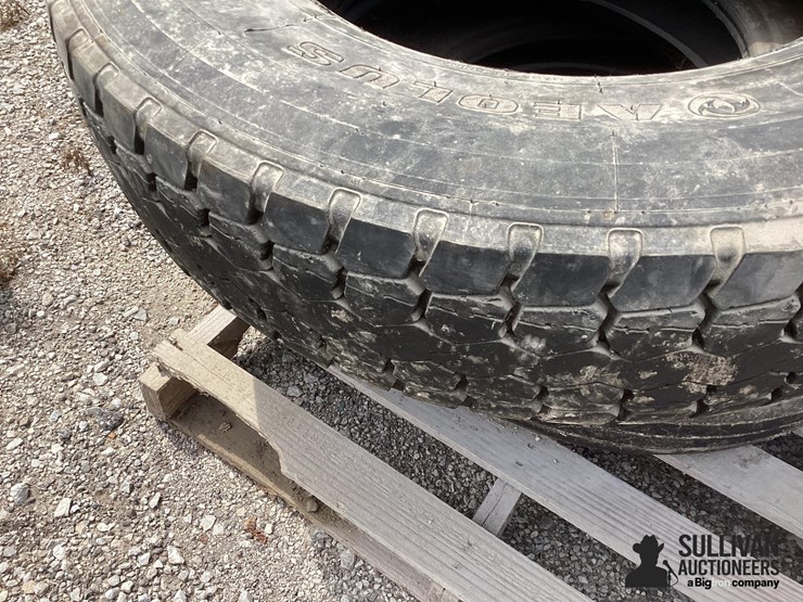 11r24.5-tires-image-13