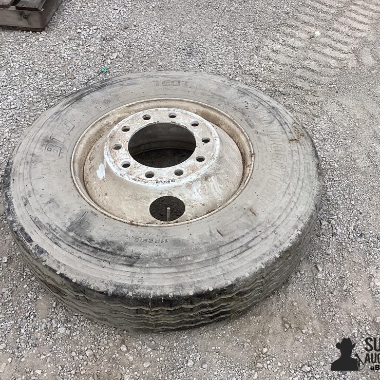 11R22.5 Rim & Tire