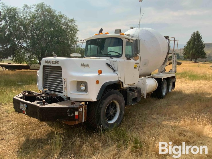 1996-mack-dm600sx-t/a-transit-mixer-truck-image-1