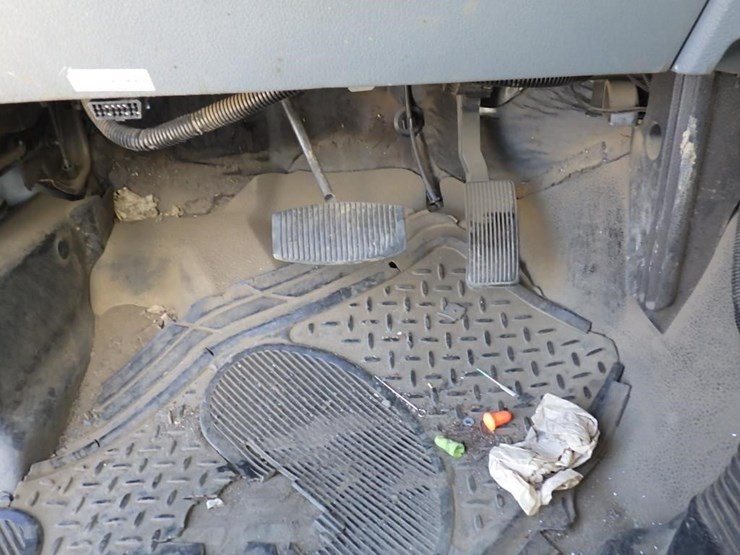 2013-ford-f550-image-32