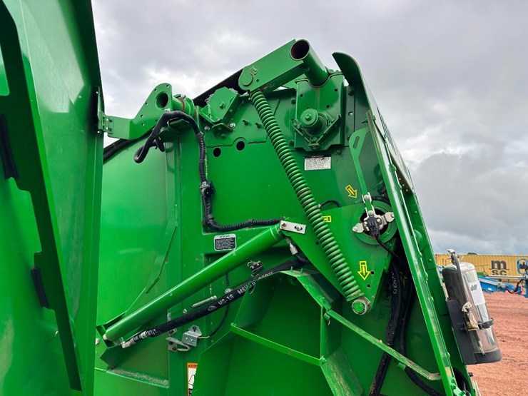 2023-john-deere-450m-image-30