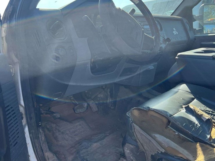 2012-ford-f250-xl-image-34