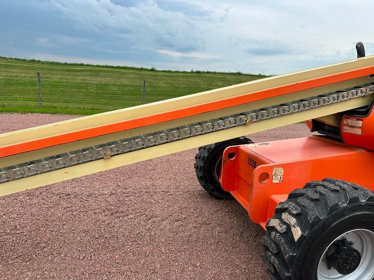 2008-jlg-600s-image-24