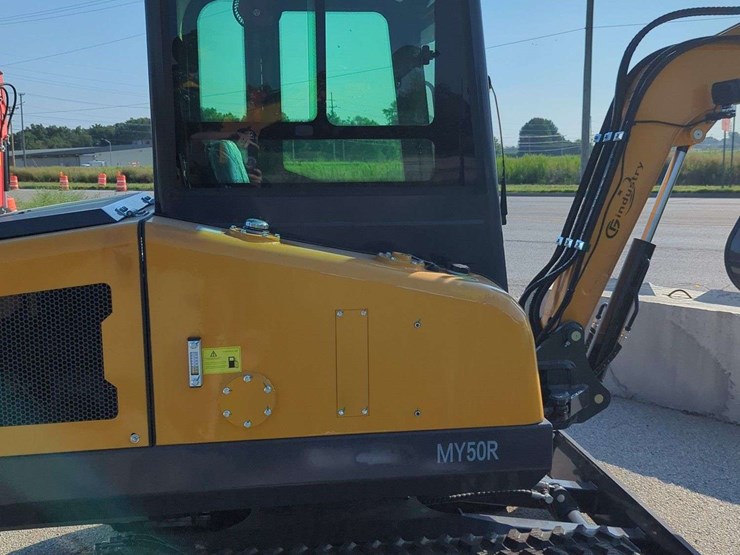 28-hp---cfg-industrial-mini-excavator-enclosed-cab---my50r--(2025)-image-9